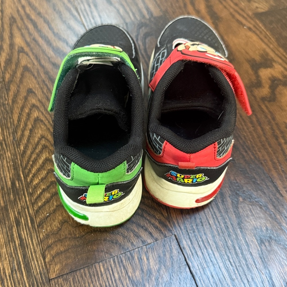 Super Mario, Luigi and Mario light up sneakers size 12 - Picture 3 of 6